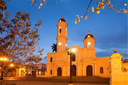 Night view of Plaza Jose Marti showing the Cathedral de la Purisima Concepcion, Cienfuegos, UNESCO World Heritage Site, Cuba, West Indies, Central America Photographie de stock - Premium Libres de Droits, Code: 6119-08266510