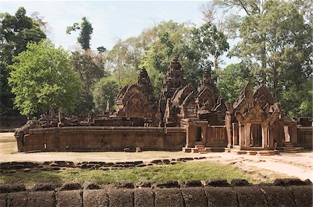 Banteay Srei Hindu temple, near Angkor, UNESCO World Heritage Site, Siem Reap, Cambodia, Indochina, Southeast Asia, Asia Foto de stock - Sin royalties Premium, Código: 6119-08266823