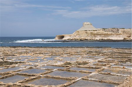 simsearch:400-08695427,k - Salt pans at Qbajjar, near Marsalforn, Gozo, Malta, Mediterranean, Europe Foto de stock - Sin royalties Premium, Código: 6119-08267012