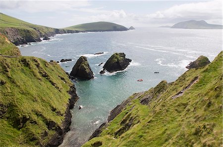 dunquin - View from Slea Head Drive, Dingle Peninsula, County Kerry, Munster, Republic of Ireland, Europe Stock Photo - Premium Royalty-Free, Code: 6119-08267107