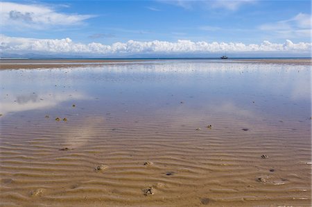 simsearch:6119-08266404,k - Reflections in the tidal seawater pools of the long sweeping beach of Llanbedrog, Llyn Peninsula, Gwynedd, North Wales, Wales, United Kingdom, Europe Photographie de stock - Premium Libres de Droits, Code: 6119-08267353