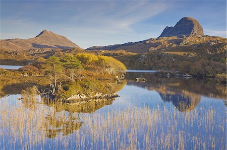 suilven - Two mountains of Suilven and Canisp from Loch Druim Suardalain, Sutherland, North west Scotland, United Kingdom, Europe Foto de stock - Sin royalties Premium, Código: 6119-08267381