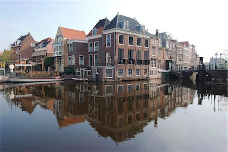 Canals at the centre of the Old Town, Leiden, Netherlands, Europe Stock Photo - Premium Royalty-Free, Code: 6119-08267320