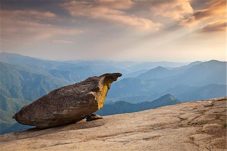 simsearch:6119-08267455,k - Hanging rock, overlooking the Sequoia foothills at sunset, Tulare County, Sequoia National Park, Sierra Nevada, California, United States of America, North America Stock Photo - Premium Royalty-Free, Code: 6119-08267471