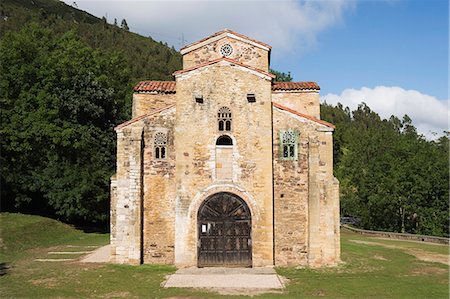 San Miguel de Lillo, 9th century Royal Chapel of Summer Palace of Ramiro I, remodelled in the 17th century, UNESCO World Heritage Site, Oviedo, Asturias, Spain, Europe Stock Photo - Premium Royalty-Free, Code: 6119-08267946
