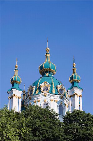 simsearch:6119-08267406,k - St. Andrews Church built in 1754 by Bartelomeo Rastrelli, on Andrews Descent (Andriyivsky Uzviz) , Kiev, Ukraine, Europe Foto de stock - Sin royalties Premium, Código: 6119-08267936