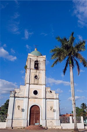 Vinales Church in the town square, UNESCO World Heritage Site, Vinales Valley, Cuba, West Indies, Caribbean, Central America Foto de stock - Sin royalties Premium, Código: 6119-08268046