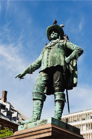 simsearch:841-03867817,k - Statue of Christian IV, Oslo, Norway, Scandinavia, Europe Stock Photo - Premium Royalty-Free, Code: 6119-08268062