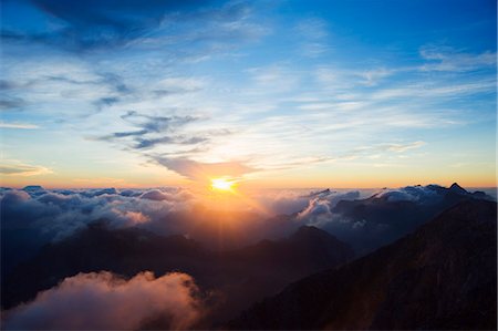 simsearch:6119-08269834,k - Sunset, view from Pania della Croce, 1858m, Apuan Alps, Tuscany, Italy, Europe Photographie de stock - Premium Libres de Droits, Code: 6119-08268088