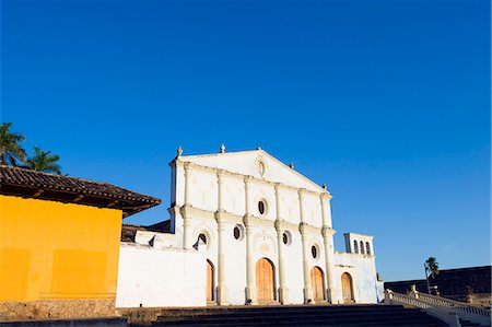 simsearch:6119-08266382,k - Facade of Convent and Museum San Francisco, Granada, Nicaragua, Central America Foto de stock - Sin royalties Premium, Código: 6119-08268132