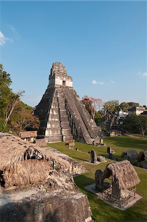 Gran Plaza and Temple I, Mayan archaeological site, Tikal, UNESCO World Heritage Site, Guatemala, Central America Foto de stock - Sin royalties Premium, Código: 6119-08268231