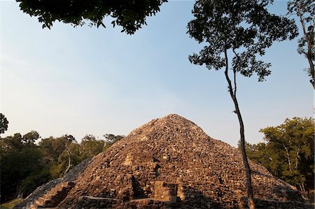 simsearch:6119-08268232,k - Mayan archaeological site, Yaxha, Guatemala, Central America Foto de stock - Sin royalties Premium, Código: 6119-08268232