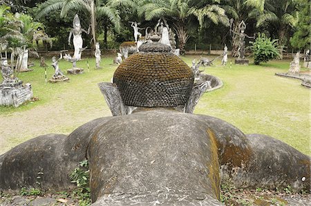 simsearch:841-05796463,k - Statue at Xieng Khuan (Buddha Park), Vientiane, Laos, Indochina, Southeast Asia, Asia Photographie de stock - Premium Libres de Droits, Code: 6119-08268427