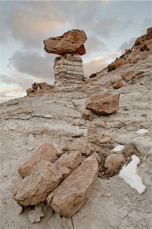 simsearch:6119-08269101,k - Balanced rock in Plaza Blanca Badlands (The Sierra Negra Badlands), New Mexico, United States of America, North America Stock Photo - Premium Royalty-Free, Code: 6119-08268800