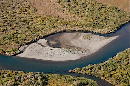 simsearch:6119-08269030,k - Sandbar in a river among tundra in the fall, Katmai Peninsula, Alaska, United States of America, North America Photographie de stock - Premium Libres de Droits, Code: 6119-08269023