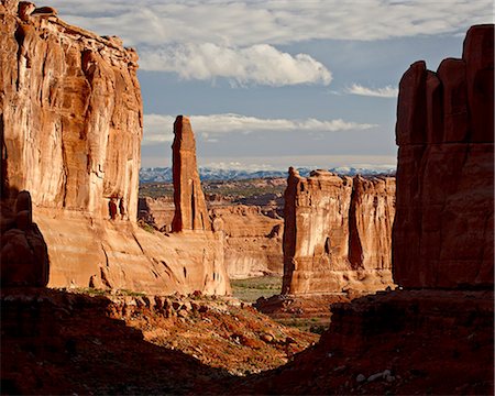 park avenue - Courthouse Towers and Park Avenue, Arches National Park, Utah, United States of America, North America Stock Photo - Premium Royalty-Free, Code: 6119-08269142