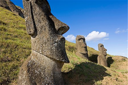 simsearch:6119-08740001,k - Giant monolithic stone Moai statues at Rano Raraku, Rapa Nui (Easter Island), UNESCO World Heritage Site, Chile, South America Foto de stock - Sin royalties Premium, Código: 6119-08269304