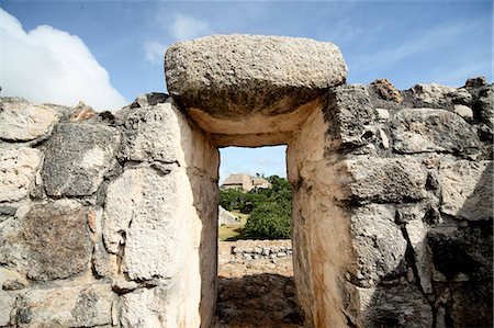 simsearch:6119-08269424,k - A temple atop the Oval Palace, Ek Balam, Yucatan, Mexico, North America Foto de stock - Sin royalties Premium, Código: 6119-08269445