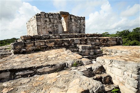 simsearch:6119-08269431,k - A temple atop the Oval Palace, Mayan ruins, Ek Balam, Yucatan, Mexico, North America Photographie de stock - Premium Libres de Droits, Code: 6119-08269446