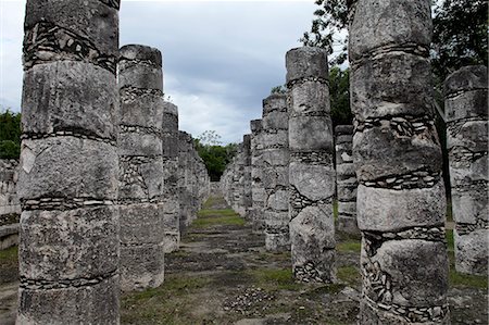 simsearch:6119-08269457,k - Columns in the Temple of a Thousand Warriors, Chichen Itza, UNESCO World Heritage Site, Yucatan, Mexico, North America Photographie de stock - Premium Libres de Droits, Code: 6119-08269430