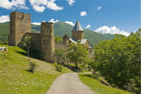 simsearch:6119-08268560,k - Fortress and church of Ananuri along the Zinvali Reservoir, Georgia, Caucasus, Central Asia, Asia Stock Photo - Premium Royalty-Free, Code: 6119-08269685