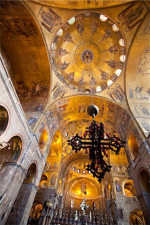 Gold mosaics on the dome vaults of St. Mark's Basilica in Venice, UNESCO World Heritage Site, Veneto, Italy, Europe Fotografie stock - Premium Royalty-Free, Codice: 6119-08269800