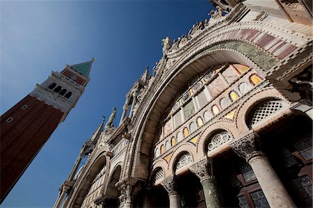 st mark basilica - St. Mark's bell tower and St. Mark's Basilica in Venice, UNESCO World Heritage Site, Veneto, Italy, Europe Stock Photo - Premium Royalty-Free, Code: 6119-08269801