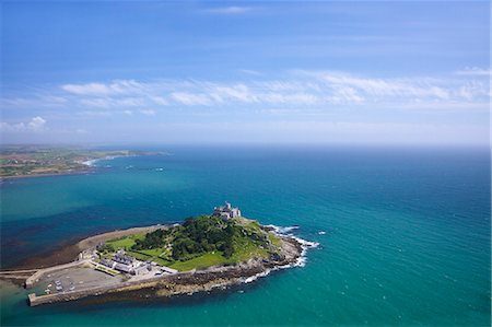 Aerial view of St. Michael's Mount, Penzance, Lands End Peninsula, West Penwith, Cornwall, England, United Kingdom, Europe Photographie de stock - Premium Libres de Droits, Code: 6119-08269982