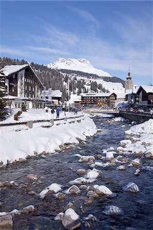 simsearch:6119-08268560,k - River and village church Lech, near St. Anton am Arlberg in winter snow, Austrian Alps, Austria, Europe Stock Photo - Premium Royalty-Free, Code: 6119-08269915