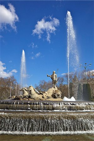 fountain of neptune - Neptune Fountain, Canovas del Castillo Square, Paseo del Prado, Madrid, Spain, Europe Foto de stock - Sin royalties Premium, Código: 6119-08269938