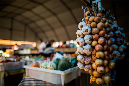 Garlic and onions at market, Portugal, Europe Stock Photo - Premium Royalty-Free, Code: 6119-08351269