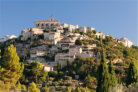 southern france - Hilltop village of Gordes, Provence, Provence-Alpes-Cote d'Azur, Southern France, France, Europe Stock Photo - Premium Royalty-Free, Code: 6119-08351212
