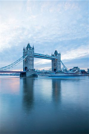 simsearch:6119-08568358,k - Tower Bridge and River Thames, London, England, United Kingdom, Europe Foto de stock - Sin royalties Premium, Código: 6119-08568382