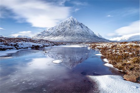 Buachaille Etive Mor and River Coupall, Glen Coe (Glencoe), Highland region, Scotland, United Kingdom, Europe Photographie de stock - Premium Libres de Droits, Code: 6119-08568323