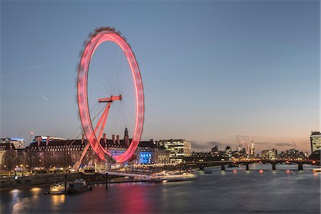 The London Eye at night seen from Golden Jubilee Bridge, London, England, United Kingdom, Europe Photographie de stock - Premium Libres de Droits, Code: 6119-08517962