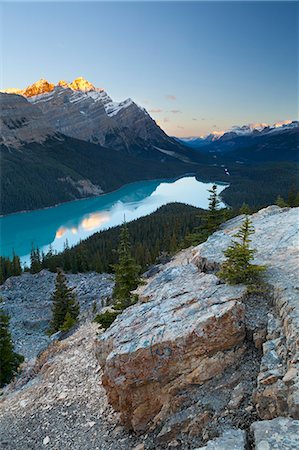 Peyto Lake at sunrise, Banff National Park, UNESCO World Heritage Site, Rocky Mountains, Alberta, Canada, North America Fotografie stock - Premium Royalty-Free, Codice: 6119-08517968