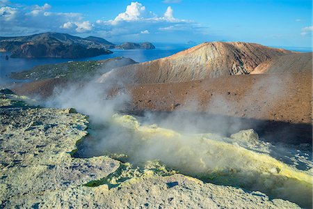 Gran Cratere (The Large Crater), Vulcano Island, Aeolian Islands, UNESCO World Heritage Site, north of Sicily, Italy, Mediterranean, Europe Photographie de stock - Premium Libres de Droits, Code: 6119-08518084