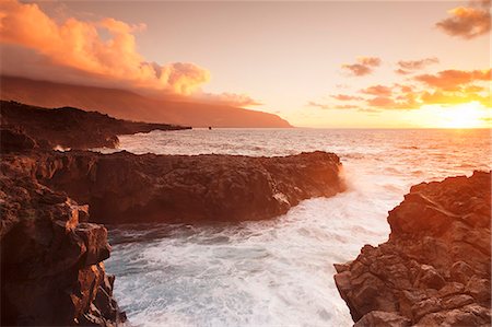 Lava coast of Las Puntas at sunset, El Golfo, biosphere reserve, El Hierro, Canary Islands, Spain, Atlantic, Europe Stock Photo - Premium Royalty-Free, Code: 6119-08518012
