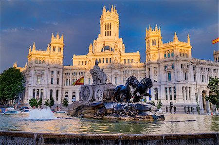 famous buildings in madrid spain - Fountain and Plaza de Cibeles Palace (Palacio de Comunicaciones), Plaza de Cibeles, Madrid, Spain, Europe Foto de stock - Sin royalties Premium, Código: 6119-08641171