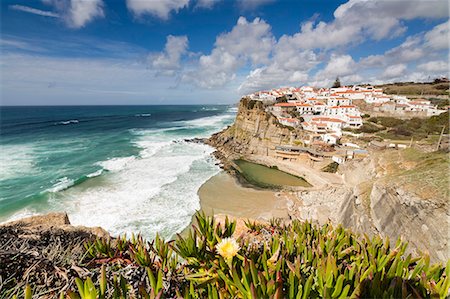simsearch:6119-09161686,k - Top view of the perched village of Azenhas do Mar surrounded by the Atlantic Ocean and green vegetation, Sintra, Portugal, Europe Photographie de stock - Premium Libres de Droits, Code: 6119-08641113