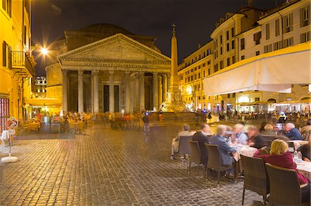 Piazza Della Rotonda and The Pantheon, UNESCO World Heritage Site, Rome, Lazio, Italy, Europe Photographie de stock - Premium Libres de Droits, Code: 6119-08658100