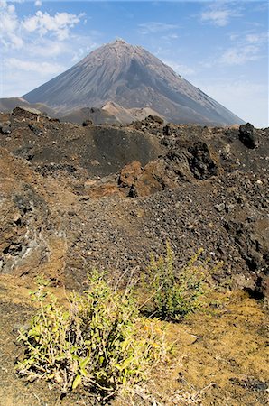 fogo island - The volcano of Pico de Fogo in the background, Fogo (Fire), Cape Verde Islands, Africa Photographie de stock - Premium Libres de Droits, Code: 6119-08740163