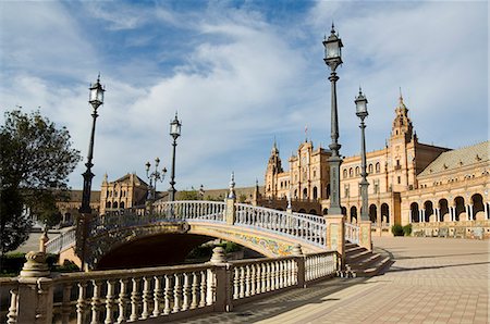 escalera de la plaza de españa - Plaza de Espana erected for the 1929 Exposition, Parque de Maria Luisa, Seville, Andalusia (Andalucia), Spain, Europe Foto de stock - Sin royalties Premium, Código: 6119-08740174