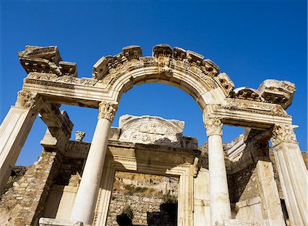 simsearch:841-03057261,k - Hadrian's Temple, dating from around 150AD, Ephesus, Anatolia, Turkey, Asia Minor, Eurasia Foto de stock - Sin royalties Premium, Código: 6119-08740127