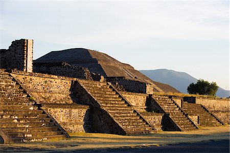 Pyramid of the Sun at Teotihuacan, UNESCO World Heritage Site, Valle de Mexico, Mexico, North America Photographie de stock - Premium Libres de Droits, Code: 6119-08740445