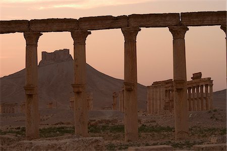 simsearch:841-03056441,k - Qala'at ibn Maan Citadel Castle and archaelogical ruins in the evening, Palmyra, UNESCO World Heritage Site, Syria, Middle East Stock Photo - Premium Royalty-Free, Code: 6119-08740449