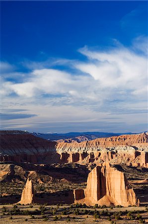 simsearch:6119-08741575,k - Late afternoon light on the sandstone pinnacles of Cathedral Valley in Capitol Reef National Park, Utah, United States of America, North America Photographie de stock - Premium Libres de Droits, Code: 6119-08740429