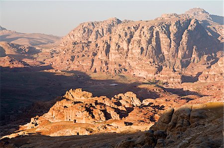 simsearch:6119-08740473,k - View of Wadi Sha'ab Qais, Petra, Jordan, Middle East Fotografie stock - Premium Royalty-Free, Codice: 6119-08740802