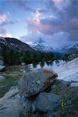 simsearch:6119-08740458,k - Grindjisee and Matterhorn at sunset, Zermatt, Swiss Alps, Switzerland, Europe Foto de stock - Sin royalties Premium, Código: 6119-08740806