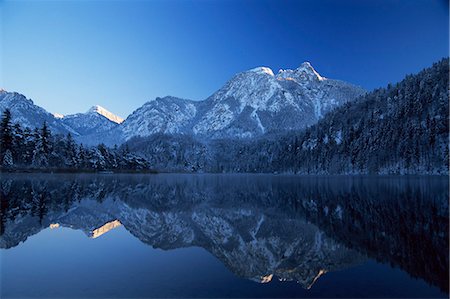 simsearch:649-08561686,k - Schwansee in winter, later afternoon, Fuessen, Bavaria, Germany, Europe Photographie de stock - Premium Libres de Droits, Code: 6119-08740828